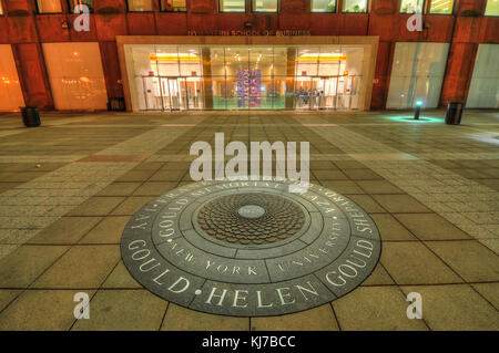 New York - 6 novembre, 2011 : New York University's School of Business, vu le nov. 6, 2011, Paris la nuit. Connu sous le nom de nyu stern, elle a été fondée en 1 Banque D'Images