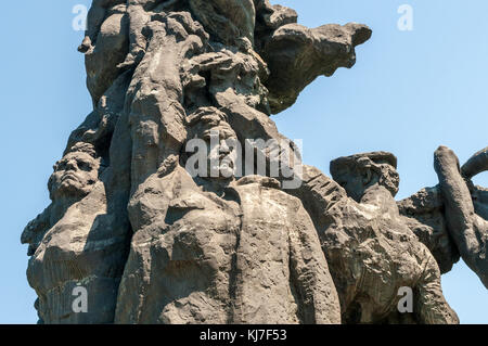 Babi Yar monument. Babi Yar est un ravin de la capitale ukrainienne Kiev et un site d'une série de massacres commis par les nazis pendant leur campai Banque D'Images
