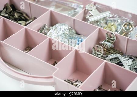 Organiser box pour les petits accessoires pour handmaking, craft, scrapbooking, art and design Banque D'Images