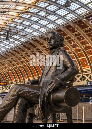 Statue d'Isambard Kingdom Brunel à la gare de Paddington, Londres, UK Banque D'Images