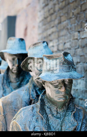 Détail de pain ligne, par George Segal, deux Chambre de Franklin Delano Roosevelt Memorial, FDR Memorial, Washington, D.C., États-Unis d'Amérique, USA. Banque D'Images