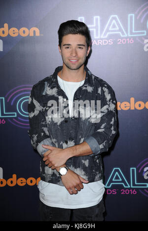 NEW YORK, NY - 11 NOVEMBRE : Jake Miller assiste aux Nickelodeon Halo Awards 2016 au Pier 36 le 11 novembre 2016 à New York. Les gens : Jake Miller Banque D'Images