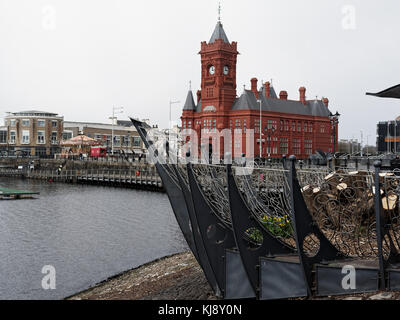 Les marins marchands War Memorial, la baie de Cardiff, Royaume-Uni Banque D'Images