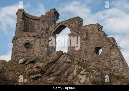 Le château de Mow COP est une folie d'un château en ruines, construit en 1754. Banque D'Images