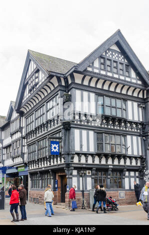 Foregate Street, Chester succursale de Royal Bank of Scotland en noir et blanc vieux bâtiment à colombages Banque D'Images