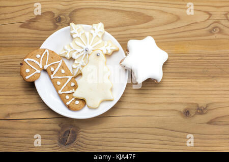 Les cookies traditionnels de noël bois bac arrière-plan. Banque D'Images