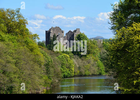 Château de Doune sur la rivière Teith près du village de Doune à Stirling District de l'Ecosse centrale Banque D'Images