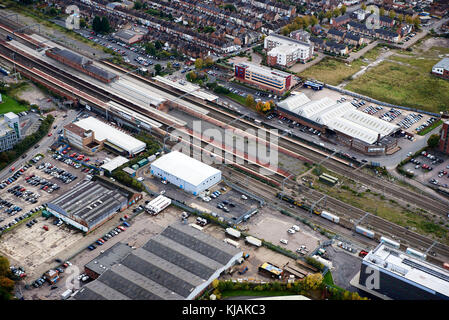 Vue aérienne de la gare ferroviaire de Rugby, Warwickshire, West Midlands, Royaume-Uni Banque D'Images