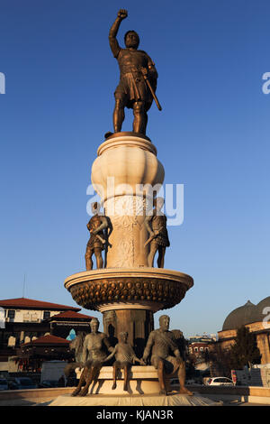 Monument guerrier de Philippe II de Macédoine à Karpos Rébellion Square à Skopje, Macédoine, construit dans le cadre du projet 2014 Skopje Banque D'Images