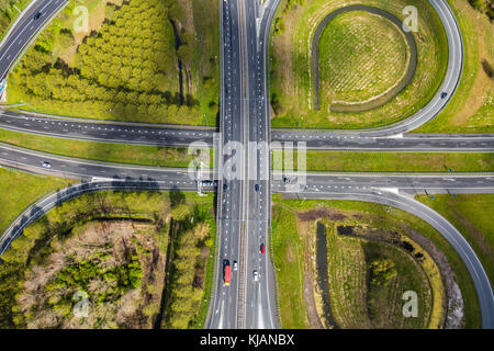 Vue aérienne de jonctions de route, près d'Amsterdam, Pays-Bas Banque D'Images