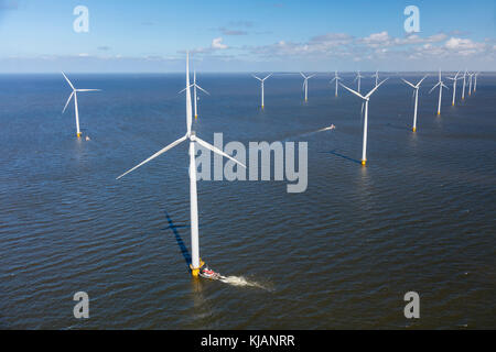 Vue aérienne des éoliennes, Hollande du Nord, Pays-Bas Banque D'Images