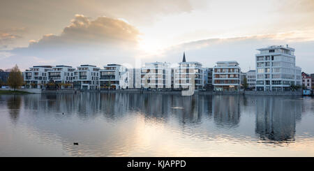 Lumière du soir au lac phoenix, hoerde, Dortmund, Rhénanie du Nord-Westphalie, Allemagne, Europe Banque D'Images