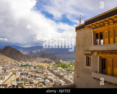 Leh Palace royal palace de la famille bouddhiste à Leh Ladakh Inde Banque D'Images