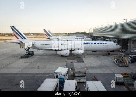 Airbus, agir à leurs portes à Paris Charles de Gaulle, l'aéroport de Roissy, aka en france. Banque D'Images