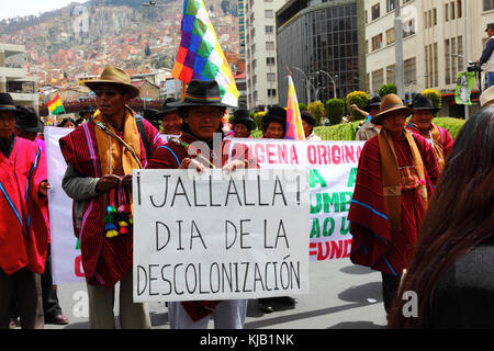 Les partisans du gouvernement de prendre part à un gouvernement pro soutenir mars prévoit de construire une route à travers la région TIPNIS, La Paz, Bolivie Banque D'Images