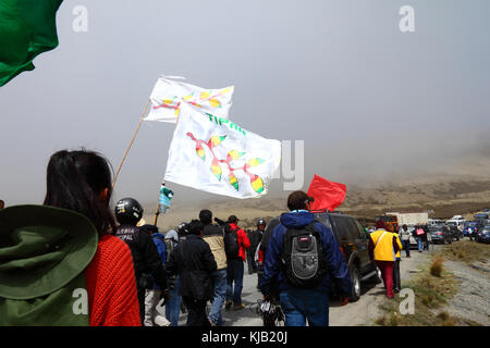 Le VIII Mars dans la défense de la TIPNIS (qui quitté Trinidad le 15 août 2011) descend de la Cumbre de la journée avant d'arriver à La Paz, Bolivie Banque D'Images