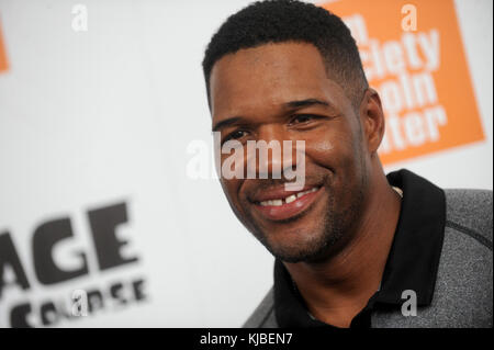 NEW YORK, NY - JUILLET 07 : Michael Strahan assiste à la projection New-yorkaise 'Ice Age : collision course' au Walter Reade Theater le 7 juillet 2016 à New York City People : Michael Strahan Banque D'Images