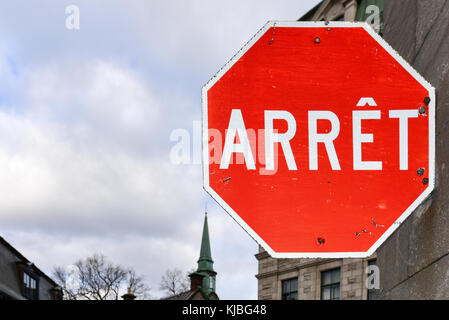 Road stop en français dans la vieille ville de Québec, Canada. Banque D'Images