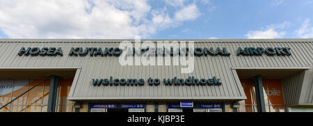 Windhoek, Namibie - mai 25, 2015 : entrée de l'aéroport international Hosea Kutako de Windhoek, Namibie. Banque D'Images