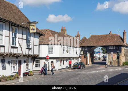 15e siècle l'amiral Owen Pub et le Crispen Inn, High Street, Sandwich, Kent, Angleterre, Royaume-Uni Banque D'Images