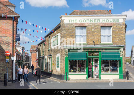 Coin de King Street et St Peter's Street, Sandwich, Kent, Angleterre, Royaume-Uni Banque D'Images