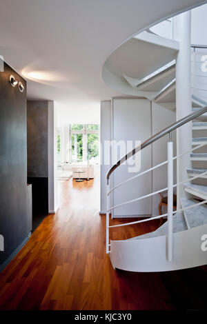 Escalier et couloir dans la maison Banque D'Images