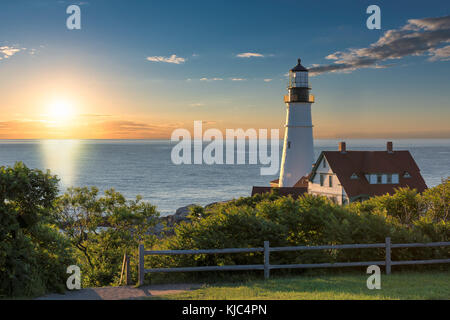 Le Portland Head Lighthouse à cape elizabeth, Maine, USA. photographié au lever du soleil. Banque D'Images