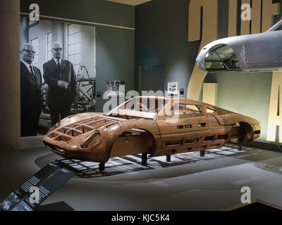 Exposition Ferrari Under the Skin au Design Museum de Londres Banque D'Images