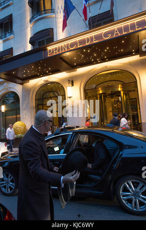 Restaurant la scène à l'hôtel le Prince de Galles à Paris, cuisinière : Stéphanie le Querec Banque D'Images