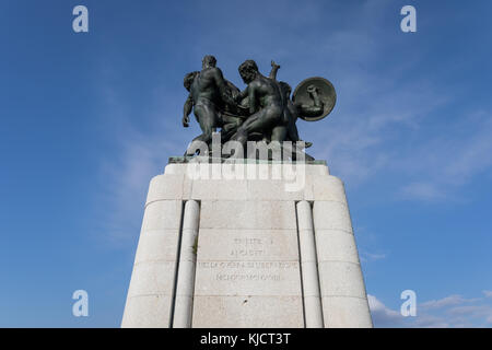 Première Guerre mondiale monument au Parc du souvenir (Parco della Rimembranza) sur le haut de la colline de San Giusto, honorant les soldats morts au combat de Trieste, Italie Banque D'Images