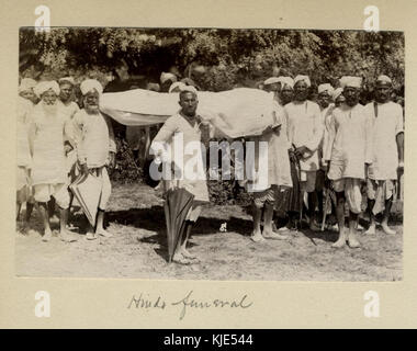 Une procession funéraire hindoue en Inde dans les années 1880 Banque D'Images