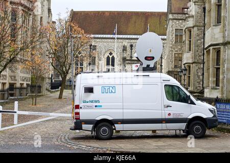 Itv news van stationné à l'extérieur de la crown court, Winchester Winchester, Royaume-Uni Banque D'Images