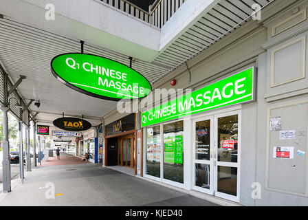 Avant d'un salon de massage chinois, l'extrême nord du Queensland, Cairns, Queensland, Australie, FNQ Banque D'Images