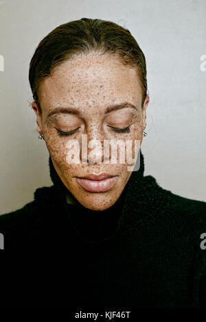 Close up of mixed race woman smiling Banque D'Images