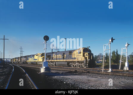 AT&SF 8109 WB de Ross Ave north end de Belen, NM en octobre 1985 (29223721071) Banque D'Images