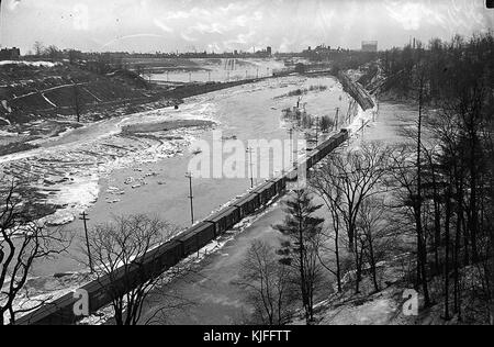 Don flood, au sud du viaduc Bloor Banque D'Images