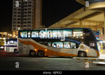 Chiang Mai, Thaïlande - 15 novembre 2017 : bus scania des transports gouvernement entreprise. Le bus de Bangkok et de Chiang Mai. photo à Chiangmai bus statio Banque D'Images