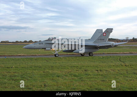 De l'Air suisse McDonnel Douglas F18C/un Hornet Twin Jet rapide équipés d'avions de chasse.Sur la semaine 4 exercice. Banque D'Images