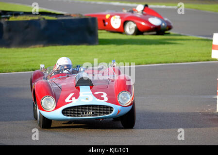 1957 Ferrari 500 TRC possédée et pilotée par Jason Yates au Goodwood Revival 2017 Banque D'Images