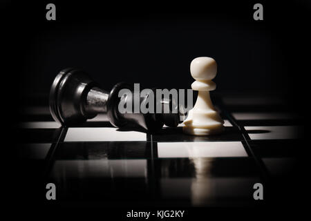 Pion contre toute attente gagne Banque D'Images