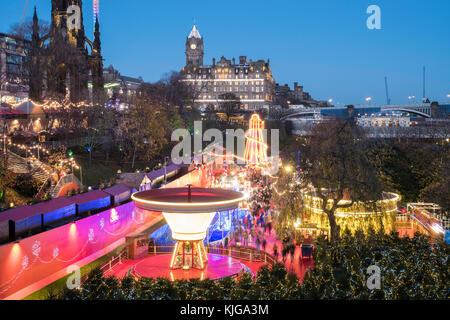 Edinburgh, Écosse, Royaume-Uni. 18 novembre 2017. Journée d'ouverture du célèbre et beau marché de Noël et foire de Princes Stree d'Édimbourg Banque D'Images