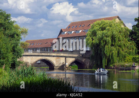 Au Great Ouse HUNTINGDON CAMBRIDGESHIRE pont de la vieille ville Banque D'Images