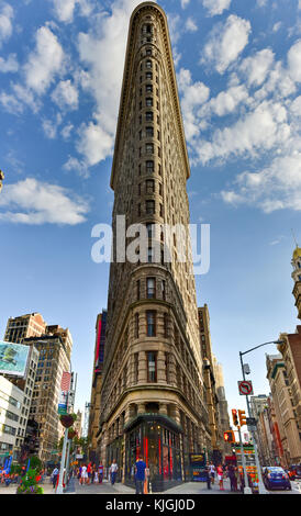 New York City - 1 août 2015 : Flat Iron building façade. achevé en 1902, il est considéré comme l'un des premiers gratte-ciel jamais construit. Banque D'Images