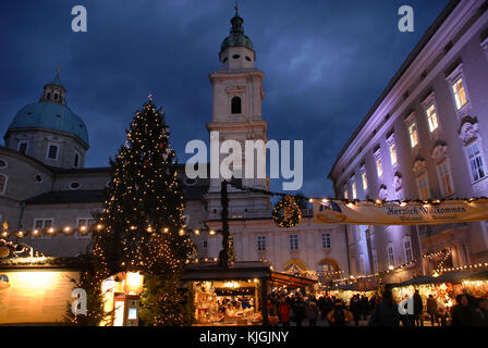 Marché de Noël (Christkindlmarkt) à Salzbourg, Autriche Banque D'Images