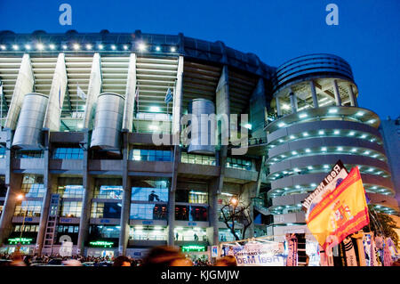 Santiago Bernabeu, vision de nuit. Madrid, Espagne. Banque D'Images