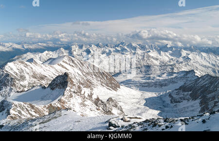 Snowbound Parc national Hohe Tauern, dans les Alpes autrichiennes vu de Erzherzog Johann--hut Banque D'Images