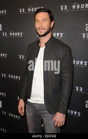 ADVENTURA, FL - JANVIER 07: Pablo Schreiber participe à Miami screening spécial de '13 heures: Les soldats secrets de Benghazi' au centre commercial Aventura le 7 janvier 2016 à Aventura, Floride. Personnes: Pablo Schreiber Banque D'Images