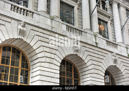 New York, New York - 15 juillet 2015 : la cunard building à 25 Broadway dans le quartier financier de Manhattan. Il ouvre ses portes en tant qu'office de construire 22 étages Banque D'Images
