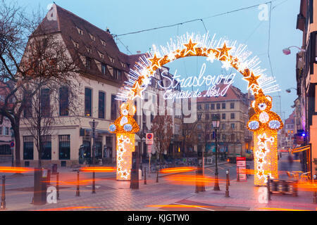 Arbre de Noël à Strasbourg, Alsace, France Banque D'Images