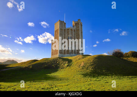 Orford, Suffolk, UK. 23 novembre, 2017. Météo France : un jour de grand froid au château de Orford, Suffolk. Credit : Angela Chalmers/Alamy Live News Banque D'Images